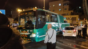 נזקים למספר אוטובוסים בהפגנות הרכבת