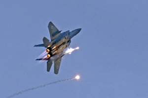 F-15, ארכיון