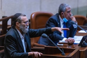 גפני זעם על האפליה: "סיסמא לייצוג הולם"