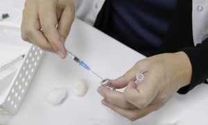 ישראל הראשונה בעולם: המומחים ממליצים על חיסון רביעי לבני 60 ומעלה
