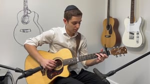 כוכב הגיטרה, ארי אטינגר מבצע 'ברוך הגבר'