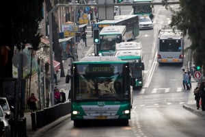 שיירת אוטובוסים בירושלים