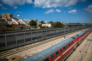 בשל תקלה: עשר תחנות רכבת לא פועלות