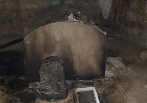 תיעוד מזעזע: מחבלים ערבים הציתו את קבר יוסף שבשכם