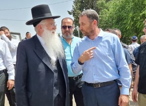 "אל תטיפו מוסר"; פרוש סייר עם כהנא במירון וספג ביקורת