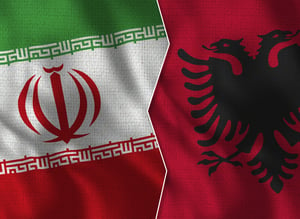 מנסה להשמיד? איראן שורפת מסמכים בשגרירות באלבניה