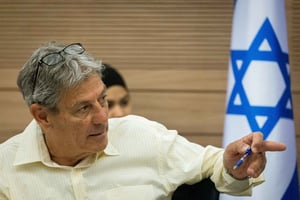יו"ר ועדת חוץ וביטחון מאשים: "נתניהו פגע בביטחון ישראל"