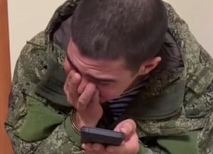 חייל רוסי בשבי האוקראיני משוחח עם משפחתו, ארכיון
