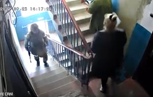 בליווי חמושים: תיעוד מ'משאל העם' הרוסי באוקראינה