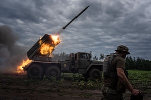 רוסיה מגבירה את המתקפה בדרום אחרי שספגה הפסדים קשים