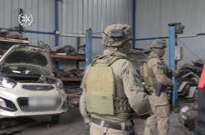 במשטרה הכריזו מלחמה: האכיפה תתוגבר נגד ישראלים המתקנים מכוניות בשטחי הרשות הפלסטינית
