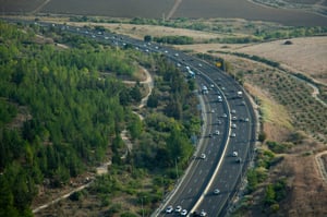 פלוס? ממחר: נתיב  בכביש 1 יהיה לתחב"צ או שלושה נוסעים