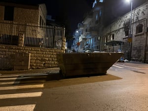 מצבה של האישה מההפגנה בירושלים מוסיף להיות קשה מאד
