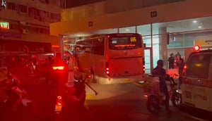 אופס: אוטובוס התנגש בקיר זכוכית בתחנה המרכזית