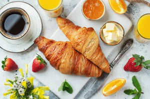 האם ארוחת בוקר היא *באמת* הכי חשובה ביום?