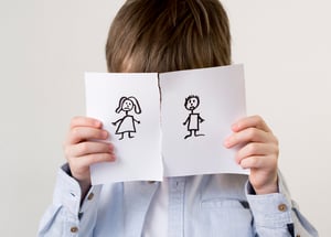 פסיכולוגים: הורים גרושים, תפסיקו להגיד את זה לילדים שלכם
