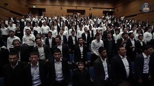 "בצאת ישראל": צפו במאות בחורי הישיבה בביצוע מרהיב