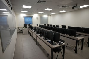 חדר המחשבים בסמינר תכלית