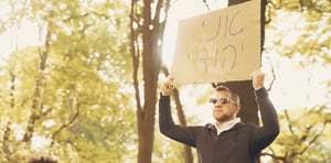 מרדכי שפירא בקליפ חדש: "אני יהודי"