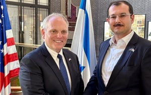 בירושלים: השגריר האזרי נועד עם המנהל מארה"ב; "לחיזוק היחסים בין באקו לישראל"