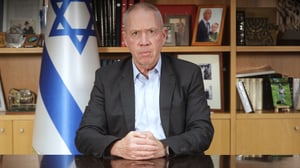 יואב גלנט: "ישראל תחת התקפת טרור, נגיע לכל מחבל"