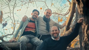 ניצן חן רזאל מארח את בני דודיו יונתן ואהרן רזאל בקליפ חדש: "תפילת הנגן"