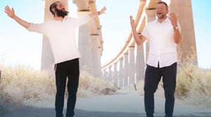 מרדכי שפירא ושמואל בסינגל קליפ חדש: "יש בי אמונה"