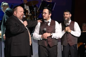 דדי גראוכר ז"ל עם אברהם פריד וליפא שמלצר, במופע 'האסק' לפני 13 שנים
