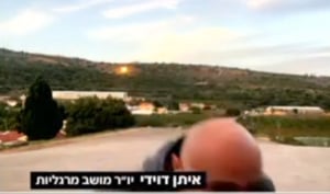 באמצע ריאיון בשידור חי מגבול לבנון - פיצוץ עז • צפו בדרמה