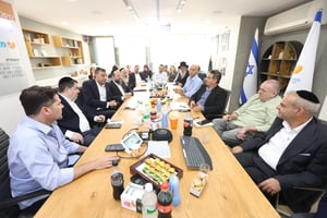 החמ"ל החרדי של מאוחדת בהשתתפות בכירי הקופה בכינוס יחד עם יו"ר ועדת הבריאות של הכנסת