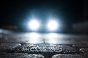 מהיום: חובה להדליק אורות בכבישים בינעירוניים גם ביום