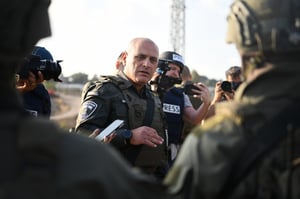 מפקד משמר הגבול הודף את קריאות המפגינים: "השוטרים הצילו בגופם את המדינה"