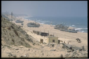 חוף הים בעזה בשנת 1980
