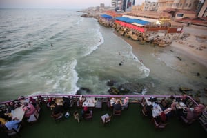 מסעדה על חוף הים של עזה | ארכיון