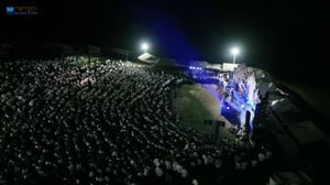 אלפי בני הישיבות שרו יחד 'רחם' עם מקהלת 'מלכות' ובנצי קלצקין