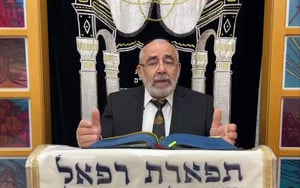 הרב שלמה זביחי בפרסית על 'וארא' • צפו 