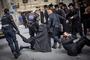 הפגנות סוערות בירושלים ובית שמש: עימותים במקום וניסיון לחטוף נשק משוטר; 5 נעצרו