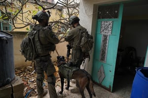 לוחמי הקומנדו עצרו בעזה מחבלי חמאס שהשתתפו בטבח 