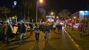 מהומות בקפלן: מפגינים חסמו כבישים והתעמתו עם שוטרים