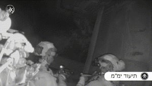 תיעוד דרמטי: כך לוחמי הימ״מ חילצו את החטופים - תוך אש כבדה וחיסול מחבלים • צפו