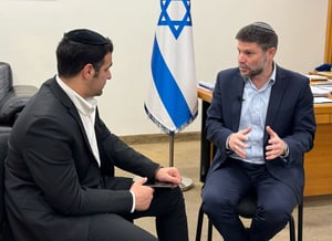 שר האוצר בראיון ל'כיכר השבת'