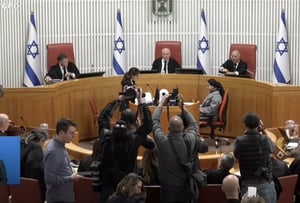 בג"ץ דן בעתירות שהוגשו נגד אי גיוס תלמידי הישיבות | צפו