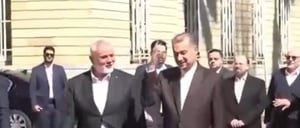כשמחבל פוגש מחבל: מנהיג חמאס הנייה נפגש עם שר החוץ של איראן 