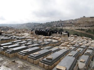 גלריית תמונות: המונים עלו לקברו של הרש"ש