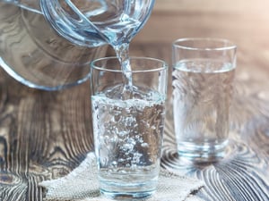מנהג יהודי קדום: היום למשך שעה - אסור לשתות מים