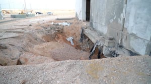 צה"ל חושף תיעוד: פגיעת טיל איראני בתשתית בנייה בבסיס נבטים