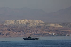 ספינה צבאית בחופי אילת, אתמול