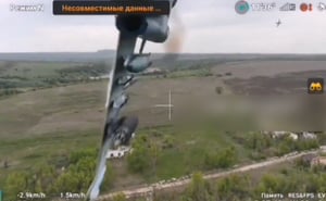 מצלמת הרחפן תיעדה: כמעט התנגשות של מטוס קרב