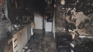 לוחמי האש שמעו קריאות מחלון הבית הבוער וחילצו לכודה
