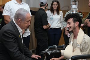 נתניהו ביקר פצועי צה"ל בבית החולים; הבטיח שימשיכו עד "ניצחון והכרעת חמאס"